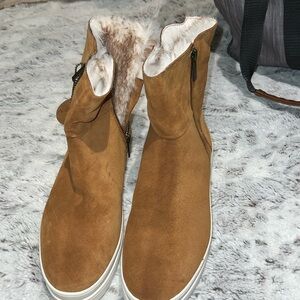 Jslides Faux Fur Brown High Zip Sneakers